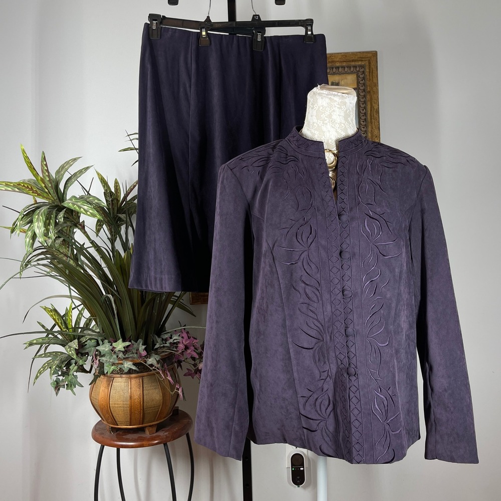 Dressbarn Skirt Suit Womens 1X 16W Purple Faux Suede Embroidered Jacket Set